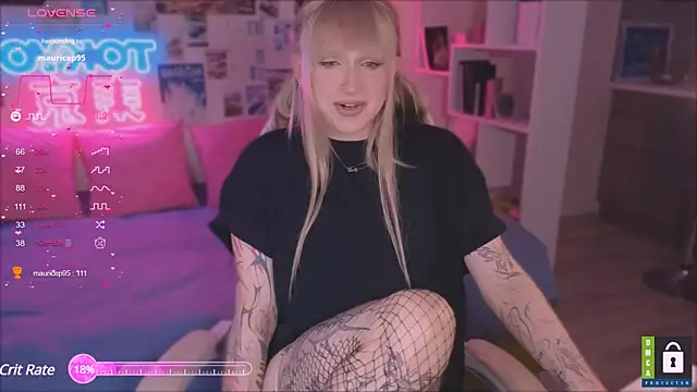 Snapshot of p1nkvenom chatting on 03-04-25, 06:07 p1nkvenom online show from 03-04-25, 06:07