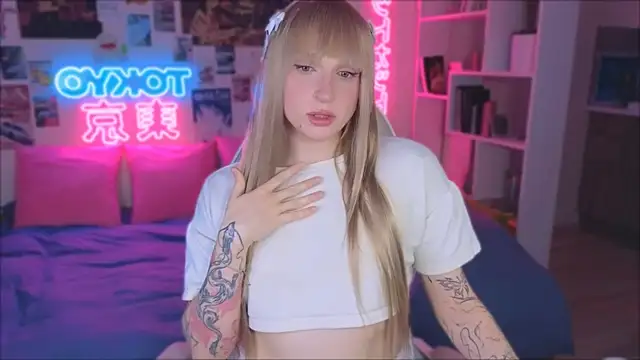 Snapshot of p1nkvenom chatting on 03-16-25, 07:06 p1nkvenom online show from 03-16-25, 07:06