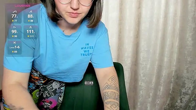 Snapshot of Hoot_owl_cb chatting on 02-25-25, 02:03 Hoot owl cb online show from 02-25-25, 02:03