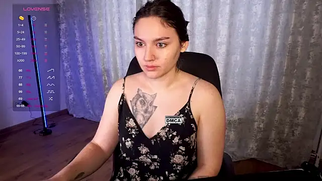 Snapshot of Hoot_owl_cb chatting on 11-24-25, 02:00 Hoot owl cb online show from 11-24-25, 02:00