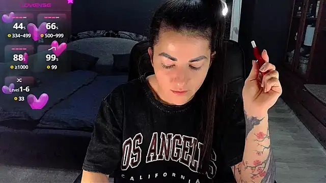 Snapshot of Aria_Dl chatting on 12-17-24, 01:27 Aria Dl online show from 12-17-24, 01:27