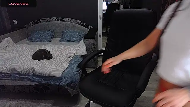 Aria Dl online show from 11-13-25, 12:37