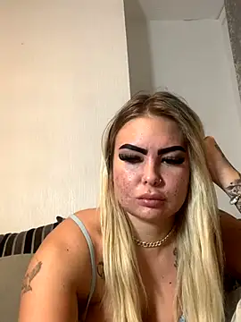 Snapshot of UKJuicyPrincess chatting on 12-03-24, 12:24 UKJuicyPrincess online show from 12-03-24, 12:24