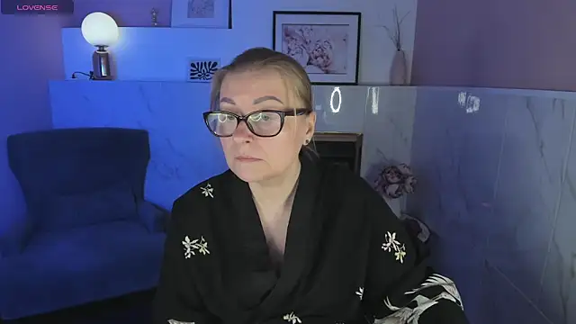 AlexandraKind online show from 01-03-25, 01:36