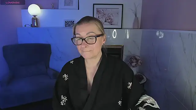 AlexandraKind online show from 01-03-25, 11:12