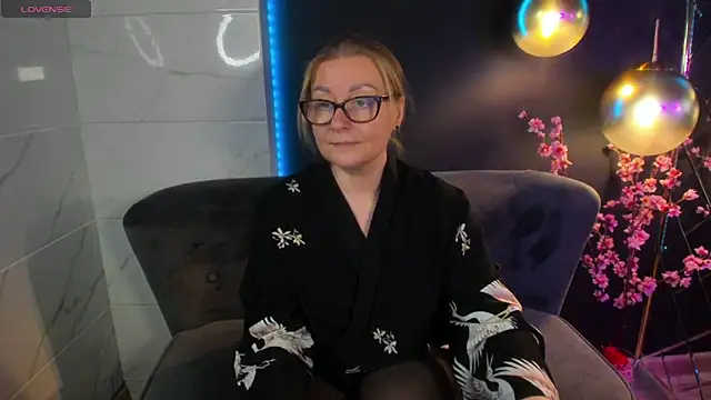 AlexandraKind online show from 01-05-25, 11:12