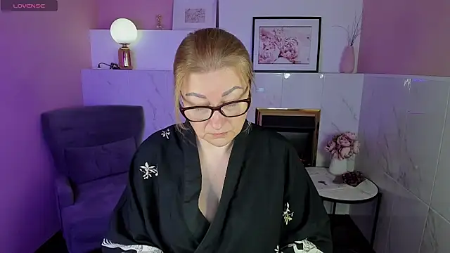 AlexandraKind online show from 01-08-25, 01:31