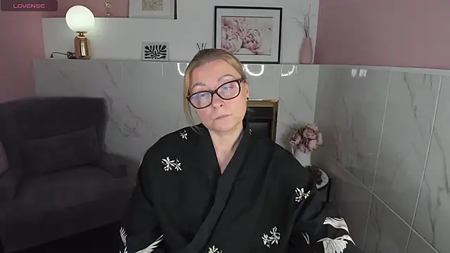 AlexandraKind online show from 01-14-25, 07:32