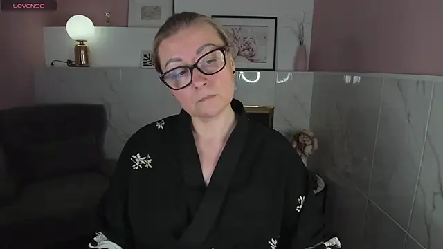 AlexandraKind online show from 01-15-25, 11:30