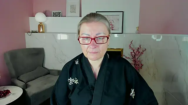 AlexandraKind online show from 10-25-25, 01:40