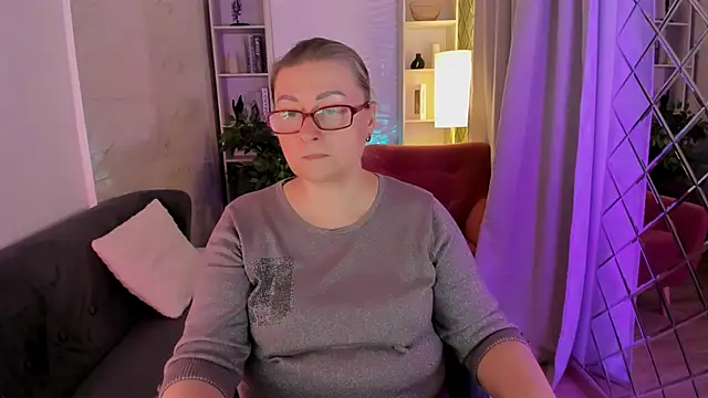 AlexandraKind online show from 12-04-25, 08:39