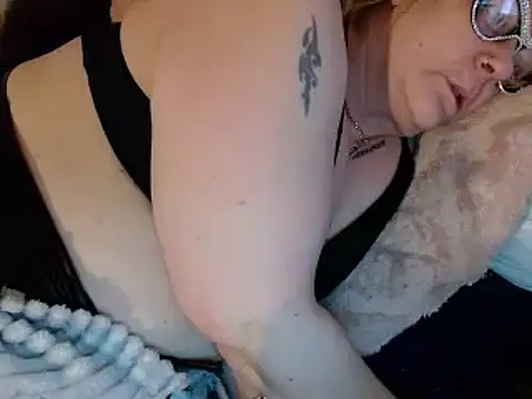 housewife shantie online show from 02-04-25, 07:33