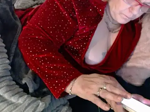 housewife shantie online show from 02-14-25, 09:24