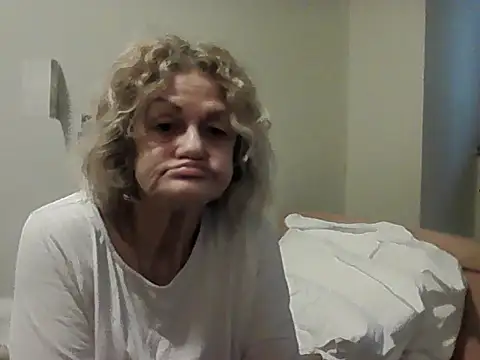 housewife shantie online show from 03-05-26, 06:42