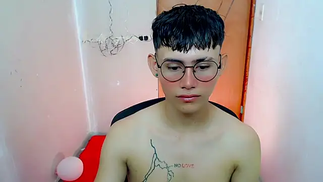 Snapshot of tanjiro_cute chatting on 10-23-25, 08:13 tanjiro cute online show from 10-23-25, 08:13