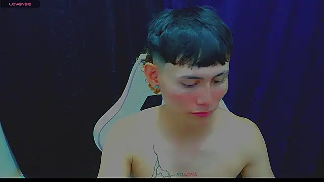 Snapshot of tanjiro_cute chatting on 10-26-25, 08:37 tanjiro cute online show from 10-26-25, 08:37