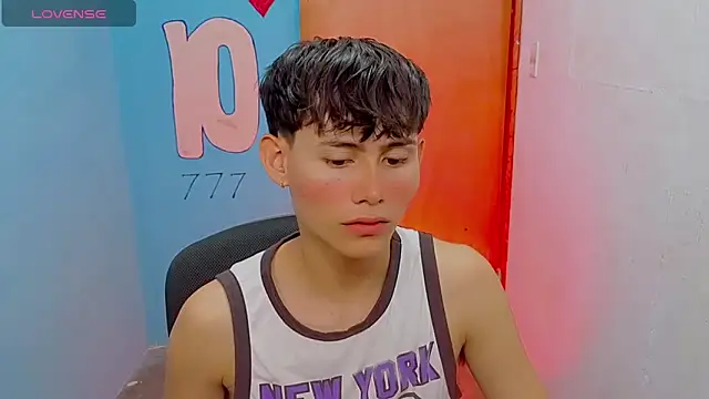tanjiro cute online show from 05-15-26, 04:52