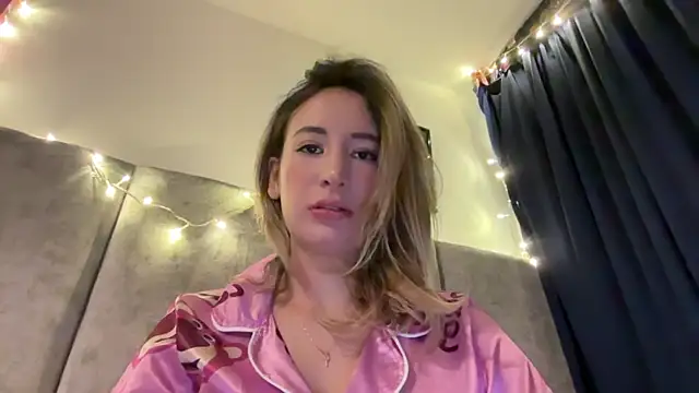 Snapshot of Gabby_cruz_ chatting on 12-06-24, 03:08 Gabby cruz online show from 12-06-24, 03:08