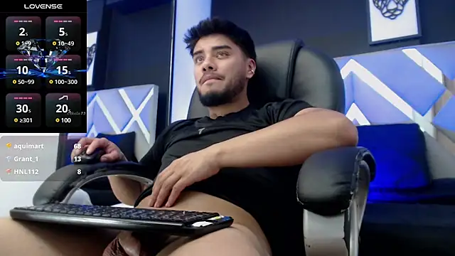 Tommidubois online show from 12-22-24, 03:11