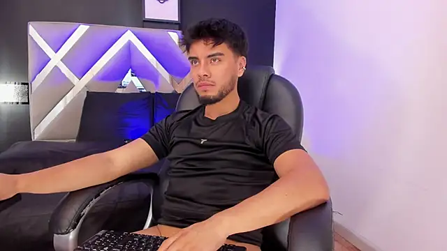 Tommidubois online show from 01-22-25, 03:09