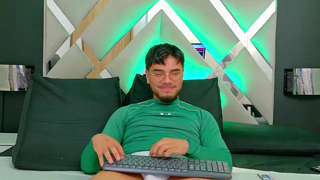 Tommidubois online show from 02-18-25, 03:10