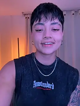 Snapshot of Chriss_gomez2 chatting on 06-11-26, 06:11 Chriss gomez2 online show from 06-11-26, 06:11