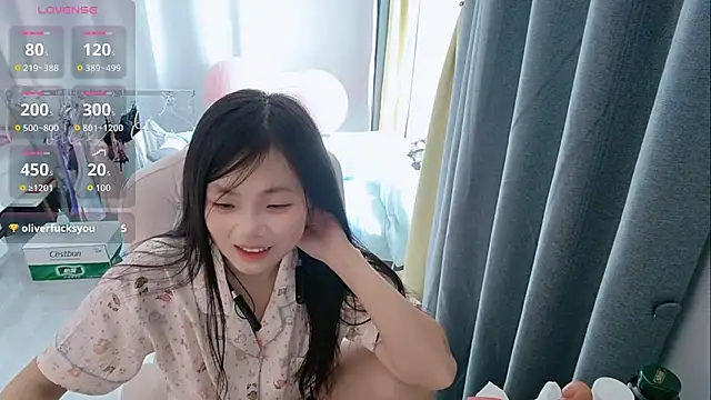 Lena-yyds online show from 10-10-25, 04:33