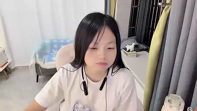 Lena-yyds online show from 10-31-25, 04:08