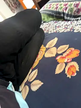 Indiangujjucpl online show from 10-12-25, 04:11