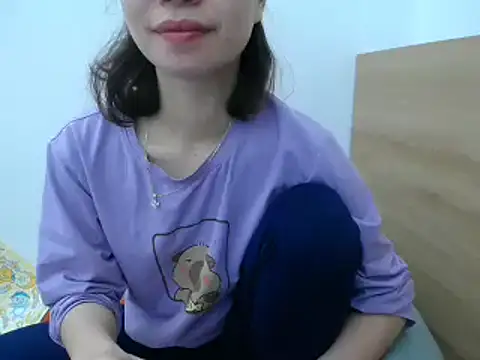 HotQueen online show from 01-17-25, 03:45