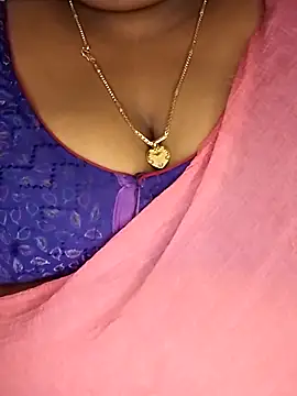 Sexy Radhikaa online show from 04-15-26, 12:45