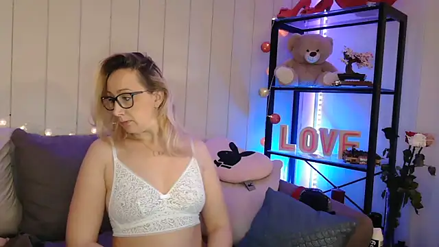 Lyscoquine online show from 03-17-26, 12:08