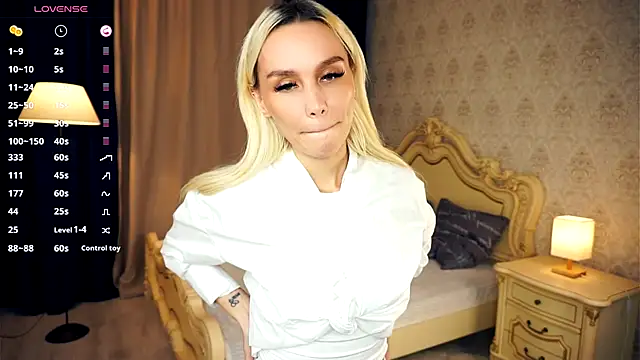 Snapshot of BrittByron chatting on 12-05-24, 05:26 BrittByron online show from 12-05-24, 05:26