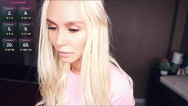 Snapshot of BrittByron chatting on 10-24-25, 07:27 BrittByron online show from 10-24-25, 07:27