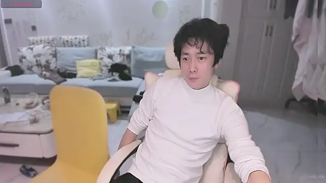 Snapshot of Guo798 chatting on 12-04-24, 06:17 Guo798 online show from 12-04-24, 06:17