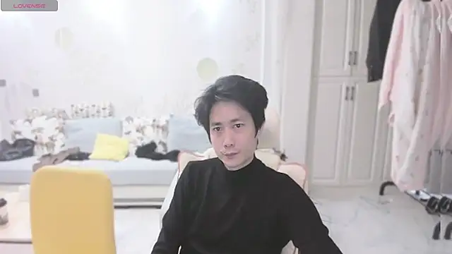 Snapshot of Guo798 chatting on 12-06-24, 07:43 Guo798 online show from 12-06-24, 07:43