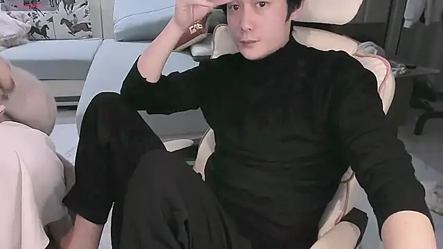 Snapshot of Guo798 chatting on 12-08-24, 07:43 Guo798 online show from 12-08-24, 07:43