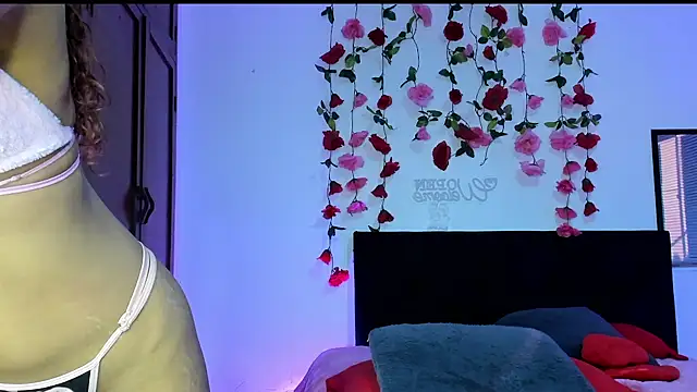AlanaParker6  online show from 12-05-24, 01:17