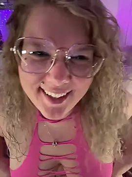 CurvyAnonymousGirl89 online show from 02-26-26, 05:01