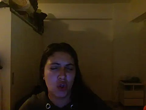 xBubblyBarbiexx online show from 11-08-25, 03:07