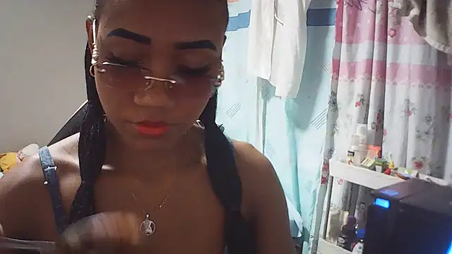 Fariana01 online show from 05-20-26, 11:22