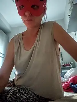 Snapshot of Vagabondainnamorata chatting on 10-02-25, 04:25 Vagabondainnamorata online show from 10-02-25, 04:25