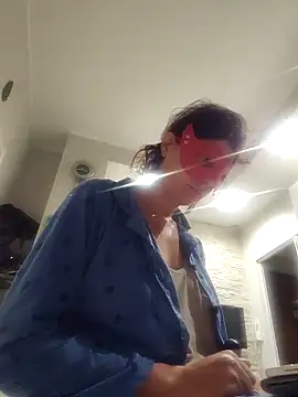 Snapshot of Vagabondainnamorata chatting on 10-04-25, 04:21 Vagabondainnamorata online show from 10-04-25, 04:21