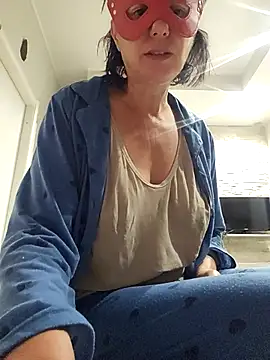 Snapshot of Vagabondainnamorata chatting on 10-31-25, 04:02 Vagabondainnamorata online show from 10-31-25, 04:02