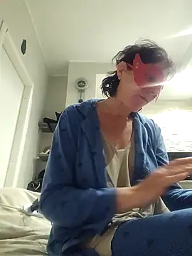 Vagabondainnamorata online show from 11-18-25, 04:50