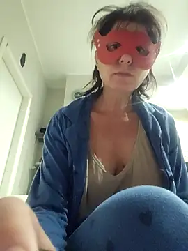 Vagabondainnamorata online show from 11-22-25, 04:11