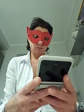 Snapshot of Vagabondainnamorata chatting on 02-19-26, 06:26 Vagabondainnamorata online show from 02-19-26, 06:26