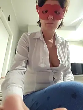 Snapshot of Vagabondainnamorata chatting on 03-25-26, 04:51 Vagabondainnamorata online show from 03-25-26, 04:51