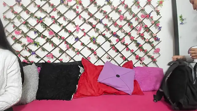 Snapshot of abby_eemily chatting on 02-21-25, 11:33 abby eemily online show from 02-21-25, 11:33