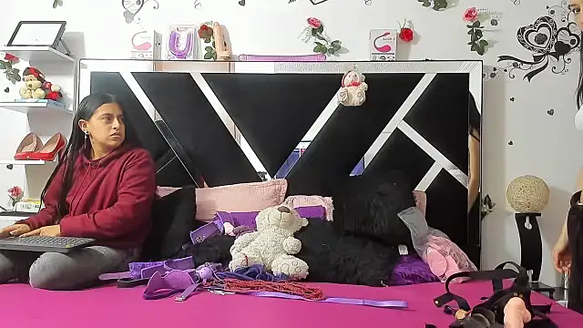 Snapshot of abby_eemily chatting on 09-09-25, 12:05 abby eemily online show from 09-09-25, 12:05